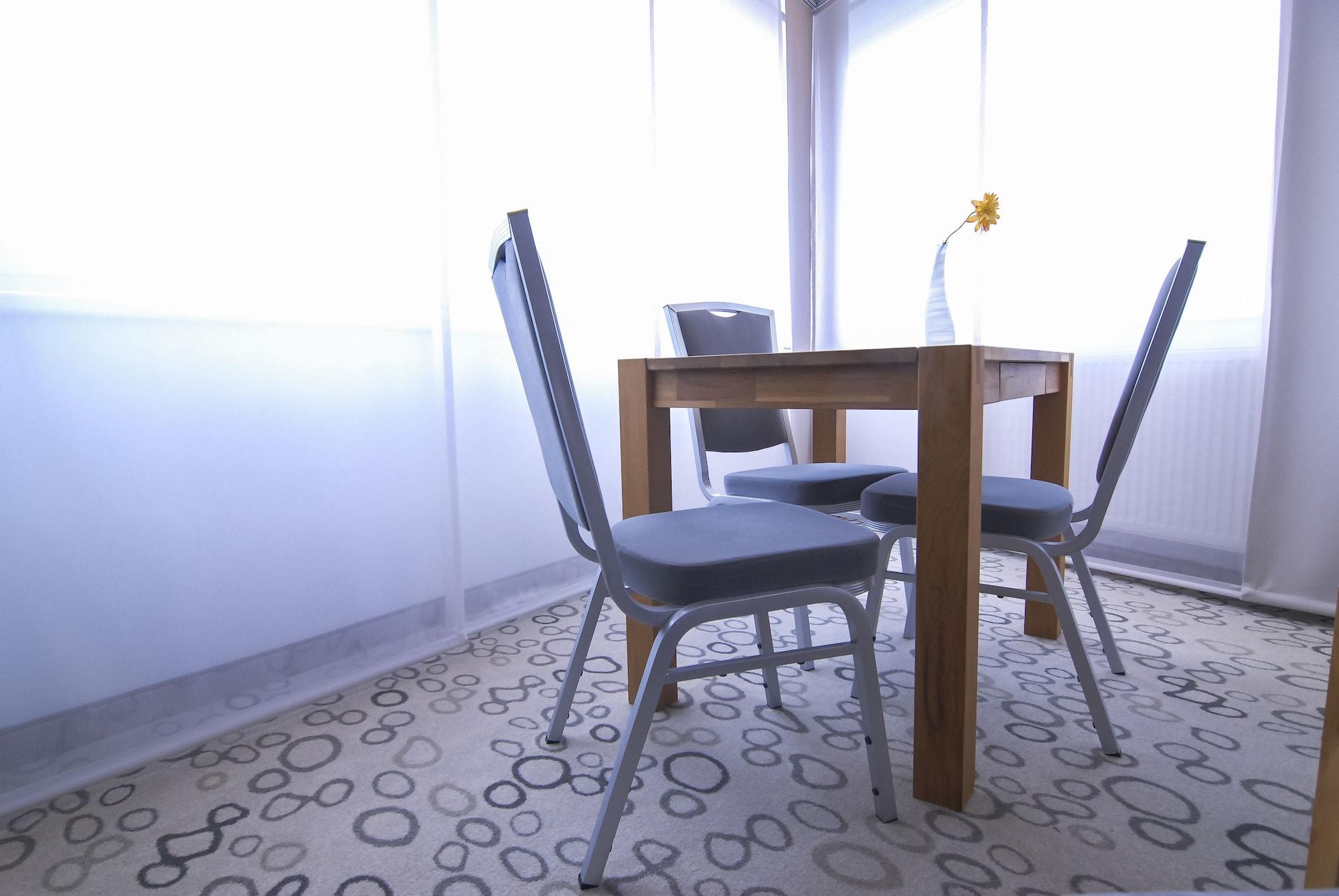 Petul Apart Hotel Am Ruhrbogen Бохум Екстериор снимка