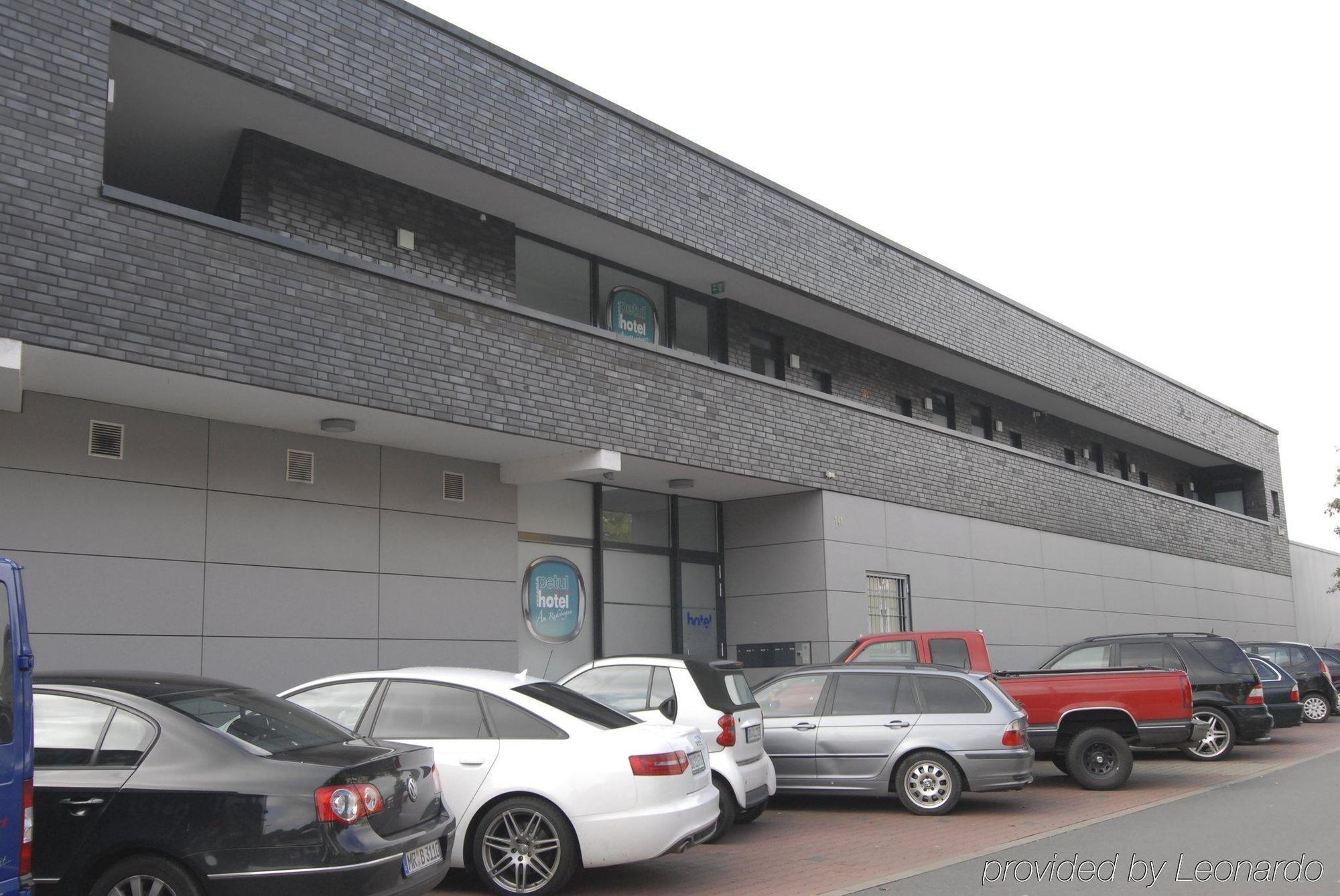 Petul Apart Hotel Am Ruhrbogen Бохум Екстериор снимка