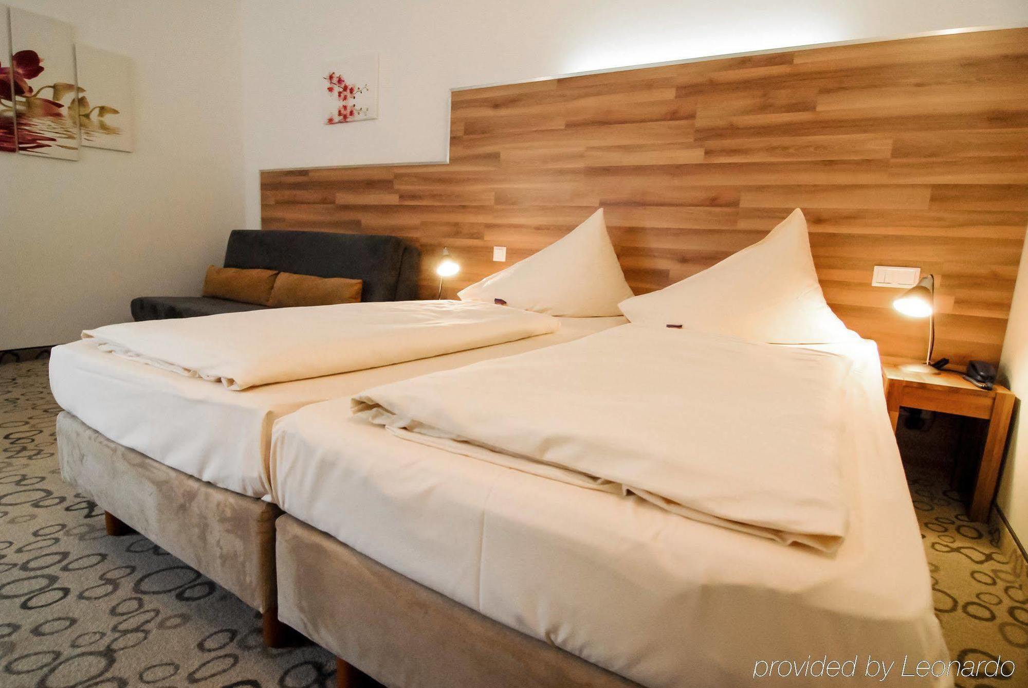 Petul Apart Hotel Am Ruhrbogen Бохум Екстериор снимка